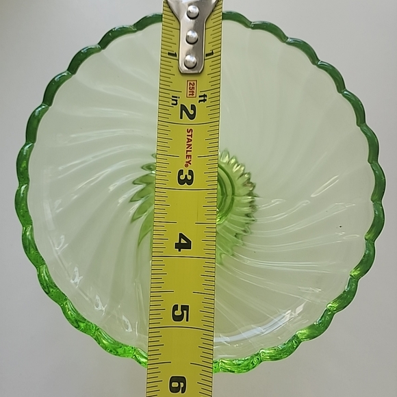 NEW IN BOX VINTAGE EGERMANN SWIRL ART GREEN BOHEMIAN GLASS BOWL. HAND MADE. - Picture 8 of 8